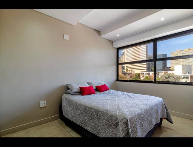 1 BEDROOM APARTMENT FOR SALE IN SANDOWN
